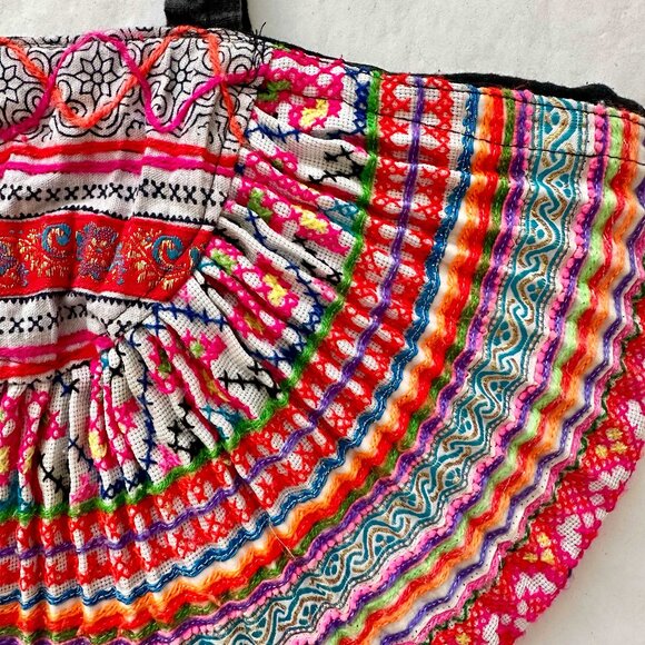 Handmade Hmong tribe multi-coloured shoulder bag from northern Thailand with uni - Picture 4 of 5